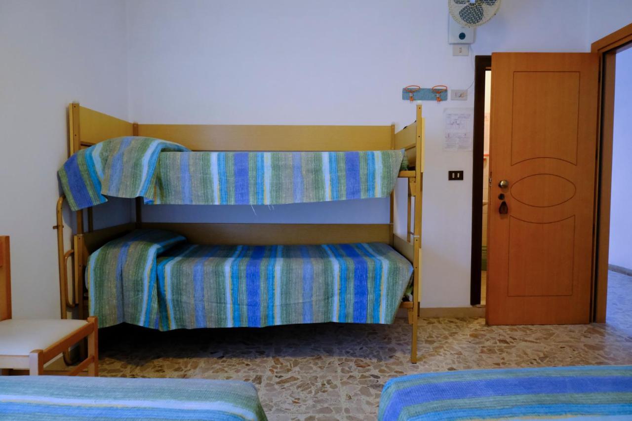 Hotel Chiara Rimini Esterno foto